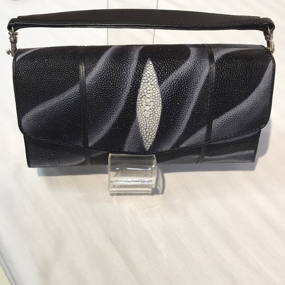 Vintage Stingray Clutch 🐚